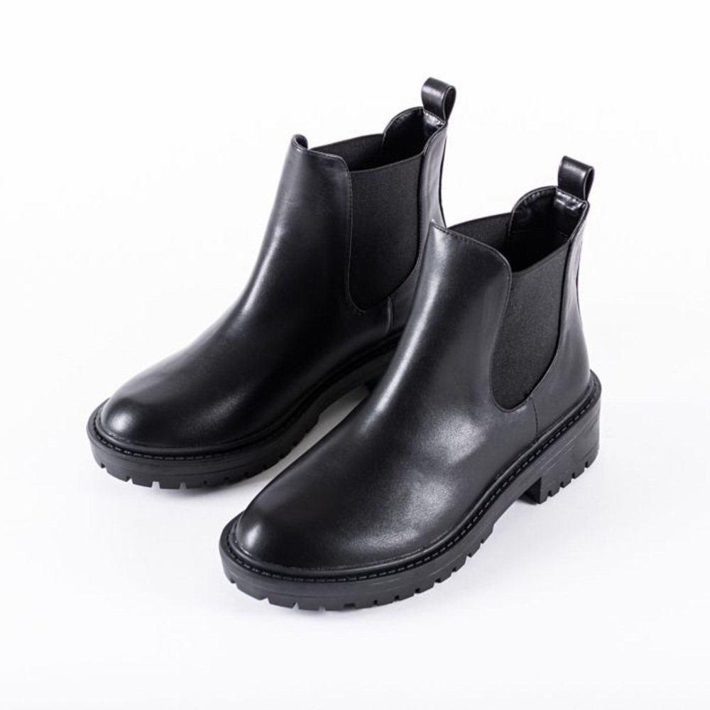 Chunky black Chelsea boots